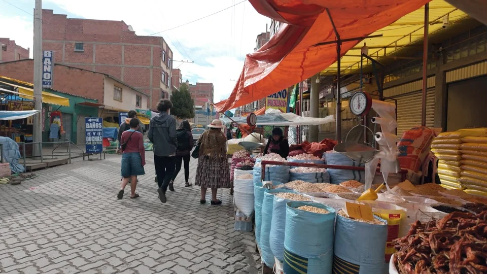 Market street in El Alto, above La Paz