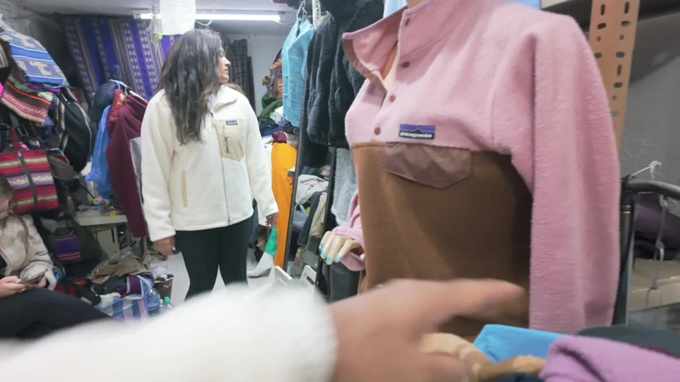 Shop selling fake Patagonia jackets, La Paz