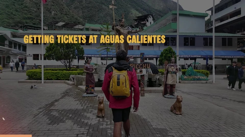 Queuing for circuit tickets in Aguas Calientes